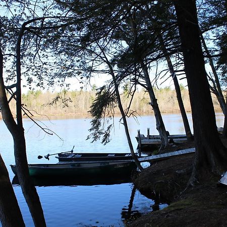Tuxbury Pond Camping Resort Tiny House Murphy Южен Хамптън Екстериор снимка